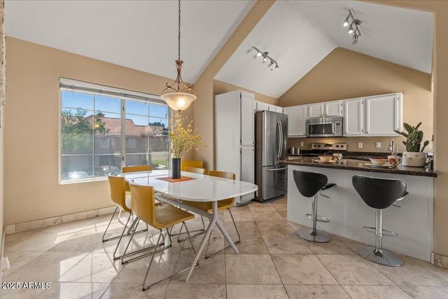 1633 E LAKESIDE Drive 167, Gilbert, AZ 85234