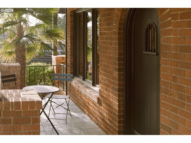 6015 Se SALMON St, Portland, OR 97215