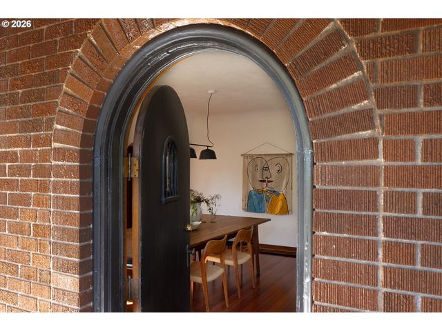 6015 Se SALMON St, Portland, OR 97215