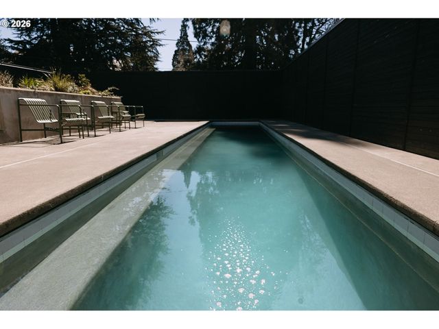 6015 Se SALMON St, Portland, OR 97215