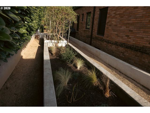 6015 Se SALMON St, Portland, OR 97215