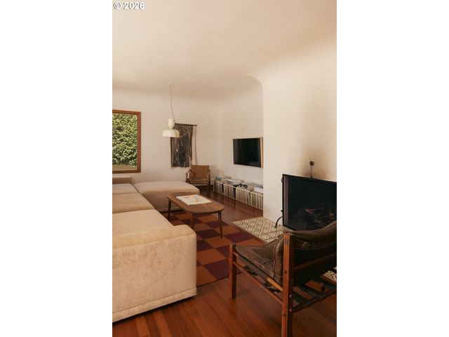 6015 Se SALMON St, Portland, OR 97215