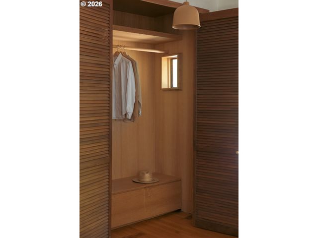 6015 Se SALMON St, Portland, OR 97215