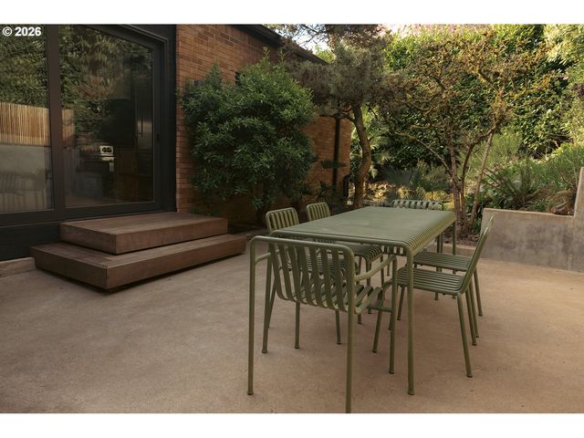 6015 Se SALMON St, Portland, OR 97215