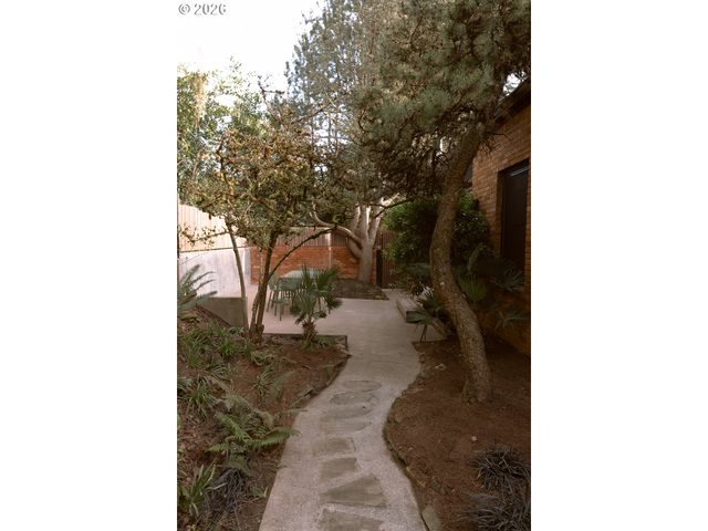 6015 Se SALMON St, Portland, OR 97215