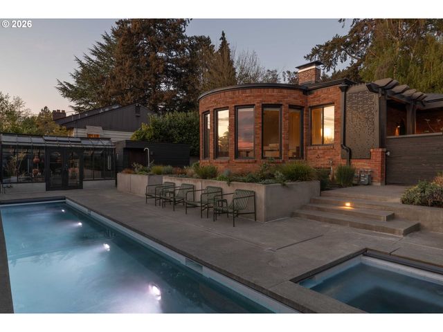 6015 Se SALMON St, Portland, OR 97215