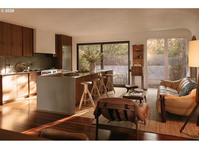 6015 Se SALMON St, Portland, OR 97215