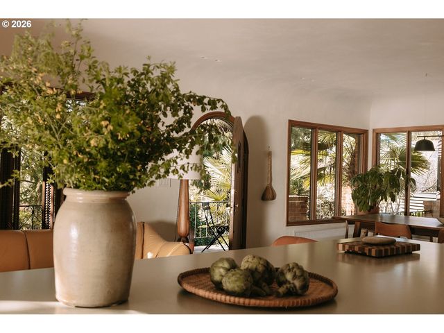 6015 Se SALMON St, Portland, OR 97215