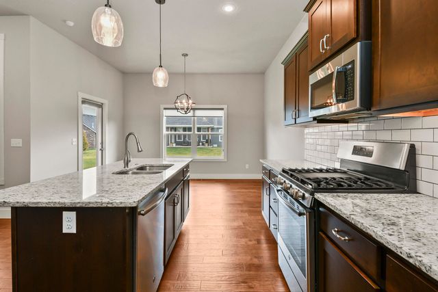 714 N Fox Hill Circle, Nixa, MO 65714