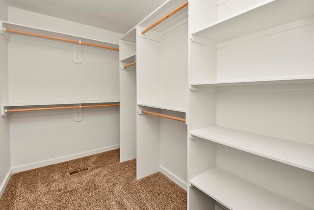 714 N Fox Hill Circle, Nixa, MO 65714