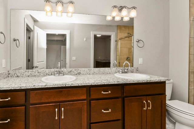 714 N Fox Hill Circle, Nixa, MO 65714