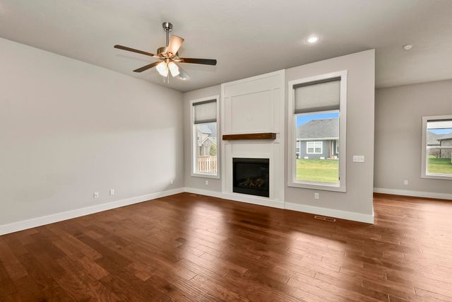 714 N Fox Hill Circle, Nixa, MO 65714