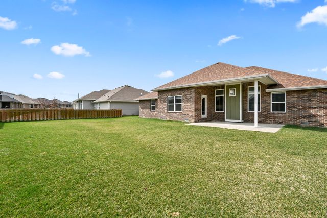 714 N Fox Hill Circle, Nixa, MO 65714