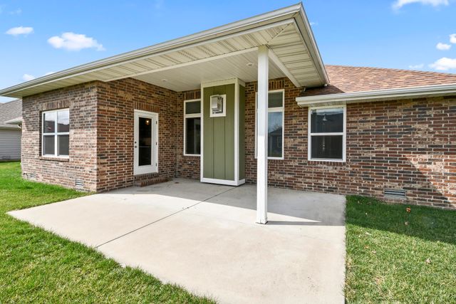 714 N Fox Hill Circle, Nixa, MO 65714
