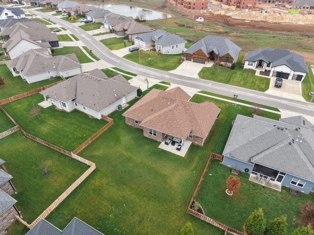 714 N Fox Hill Circle, Nixa, MO 65714
