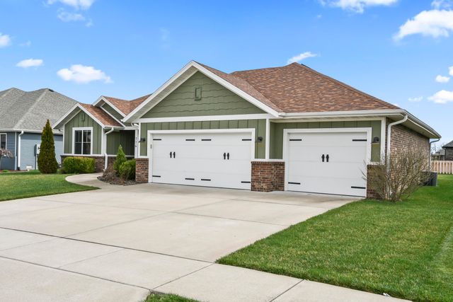 714 N Fox Hill Circle, Nixa, MO 65714