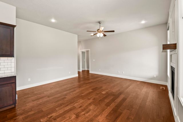 714 N Fox Hill Circle, Nixa, MO 65714