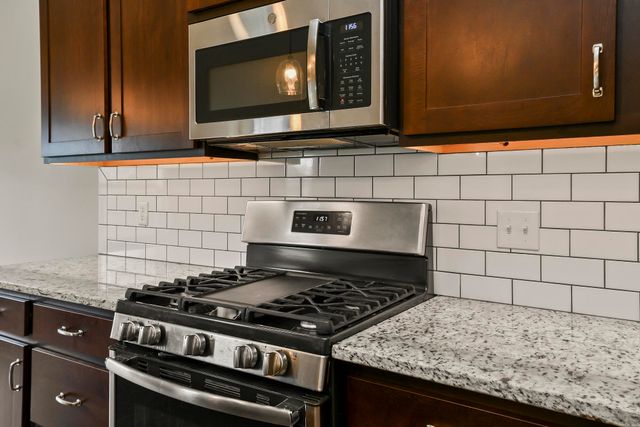 714 N Fox Hill Circle, Nixa, MO 65714