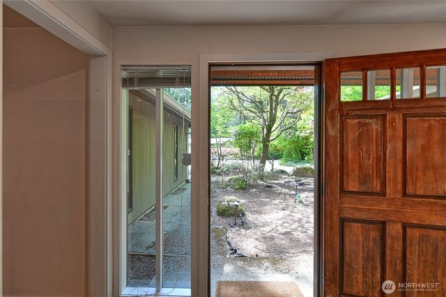 8808 SE 54th SE, Mercer Island, WA 98040