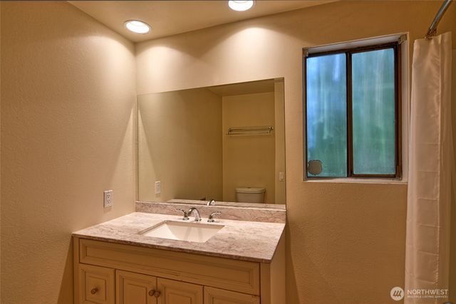 8808 SE 54th SE, Mercer Island, WA 98040