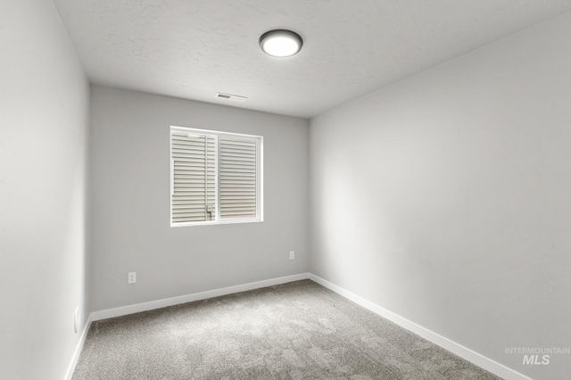 215 W 17th Ave, Jerome, ID 83338