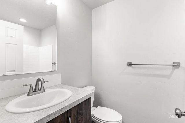 215 W 17th Ave, Jerome, ID 83338