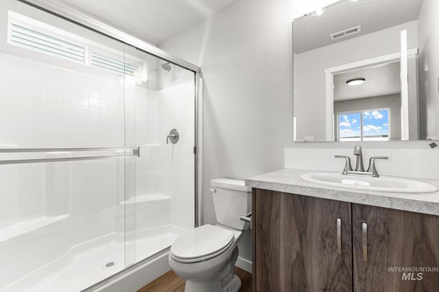 215 W 17th Ave, Jerome, ID 83338