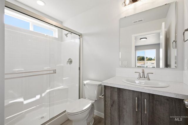 215 W 17th Ave, Jerome, ID 83338