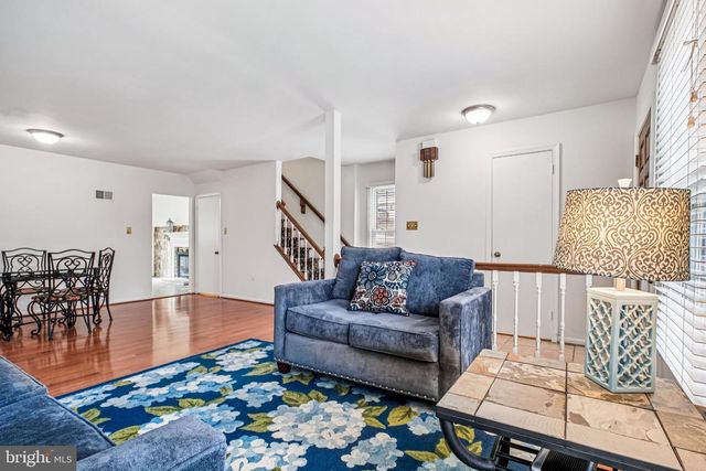 2201 MCLEAN PARK RD, Falls Church, VA 22043