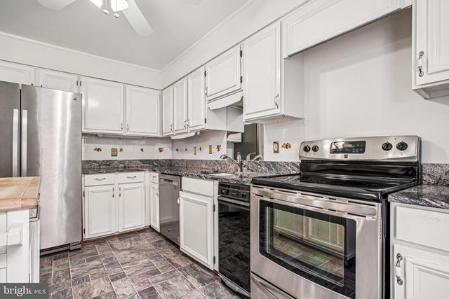 2201 MCLEAN PARK RD, Falls Church, VA 22043