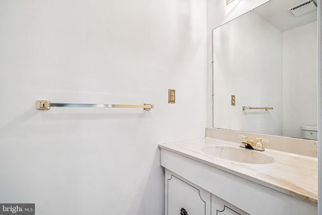 2201 MCLEAN PARK RD, Falls Church, VA 22043