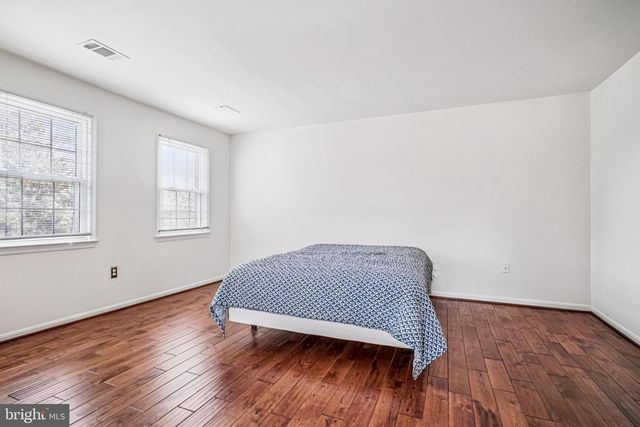 2201 MCLEAN PARK RD, Falls Church, VA 22043