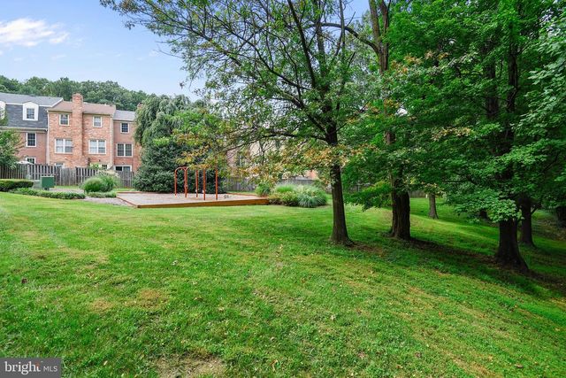 2201 MCLEAN PARK RD, Falls Church, VA 22043