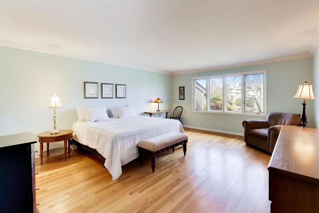 107 Briarwood Lane, Oak Brook, IL 60523