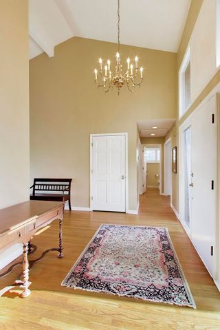 107 Briarwood Lane, Oak Brook, IL 60523