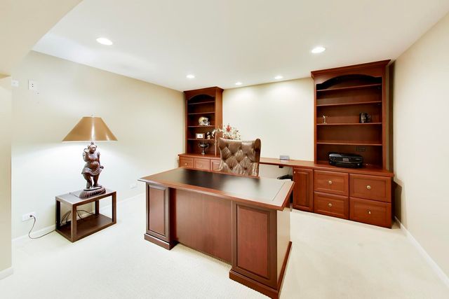 107 Briarwood Lane, Oak Brook, IL 60523