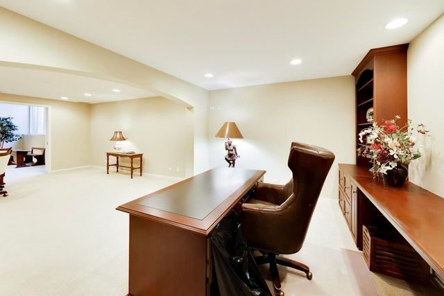 107 Briarwood Lane, Oak Brook, IL 60523