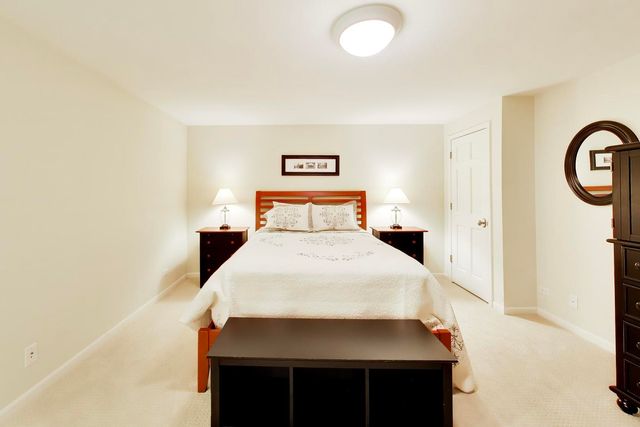 107 Briarwood Lane, Oak Brook, IL 60523