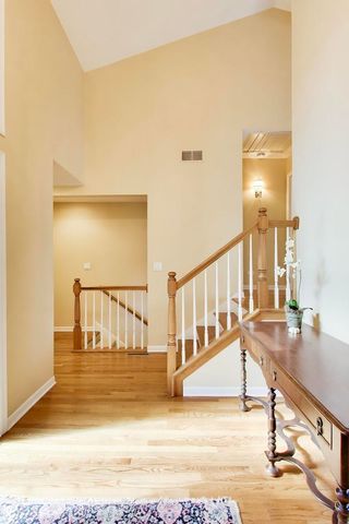 107 Briarwood Lane, Oak Brook, IL 60523