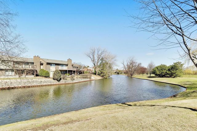 107 Briarwood Lane, Oak Brook, IL 60523