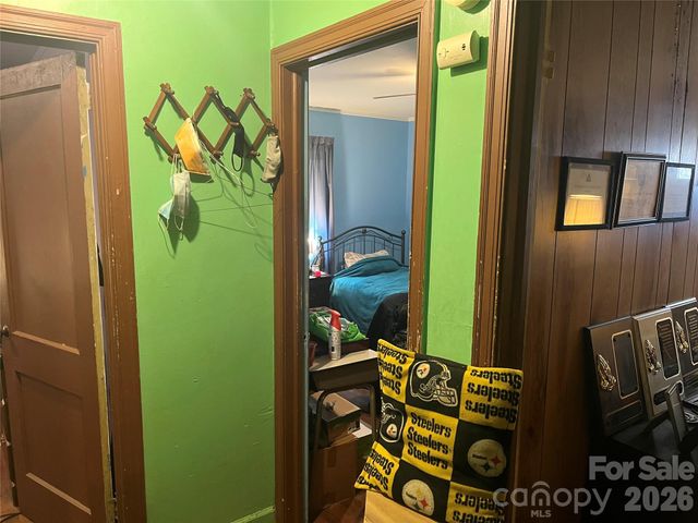 2618 Roslyn Avenue, Charlotte, NC 28208
