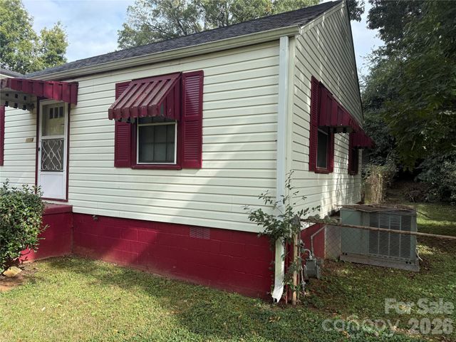 2618 Roslyn Avenue, Charlotte, NC 28208