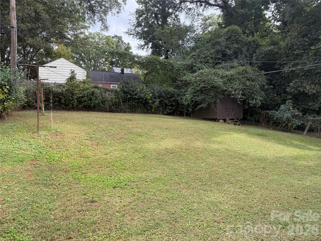 2618 Roslyn Avenue, Charlotte, NC 28208