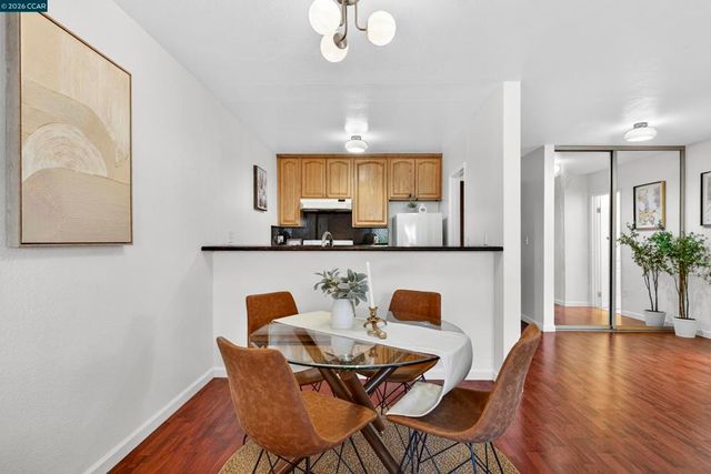 2005 Pleasant Valley Ave 103, Oakland, CA 94611