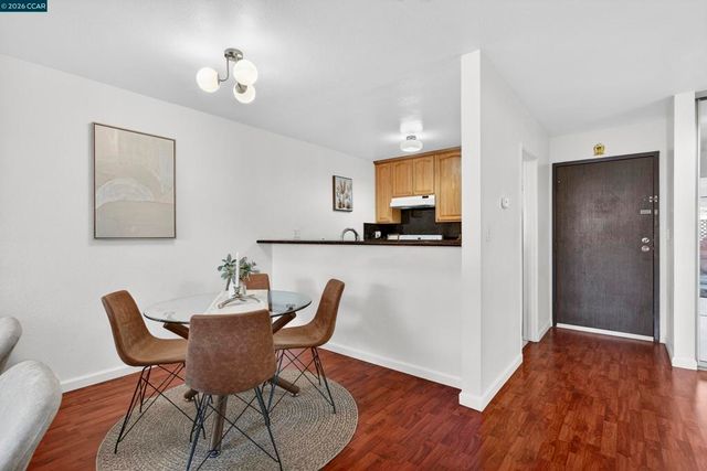 2005 Pleasant Valley Ave 103, Oakland, CA 94611