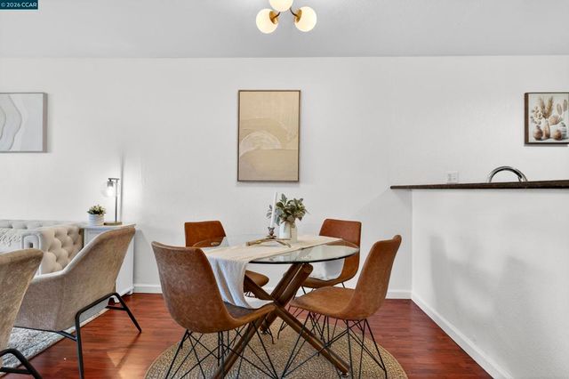 2005 Pleasant Valley Ave 103, Oakland, CA 94611