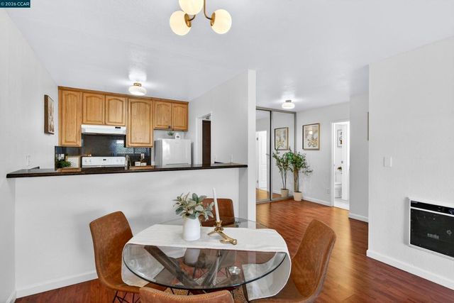 2005 Pleasant Valley Ave 103, Oakland, CA 94611