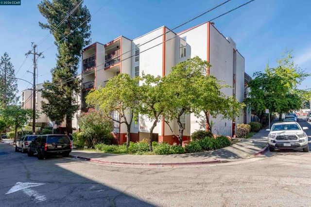2005 Pleasant Valley Ave 103, Oakland, CA 94611