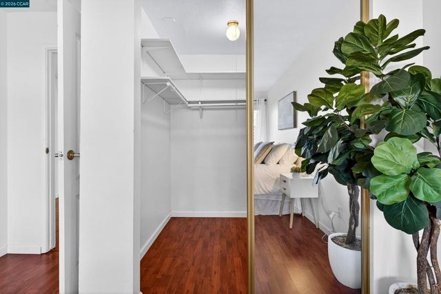 2005 Pleasant Valley Ave 103, Oakland, CA 94611