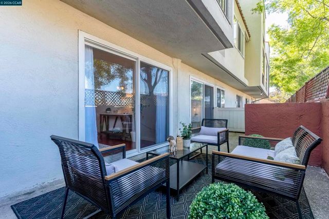 2005 Pleasant Valley Ave 103, Oakland, CA 94611